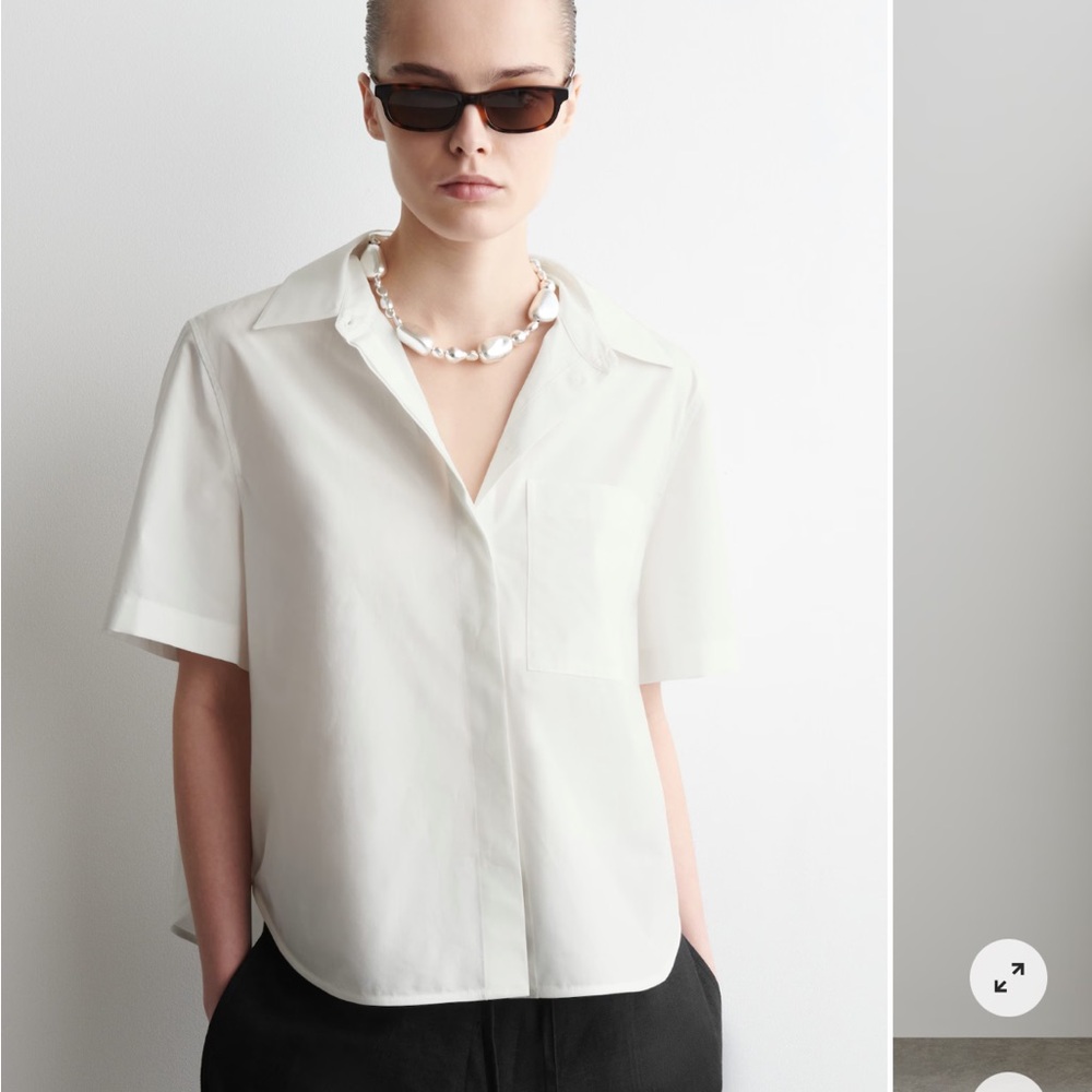 Cropped short-sleeved cotton shirt